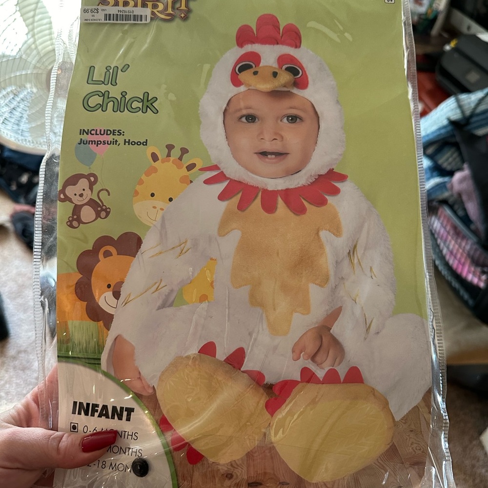 Halloween costume ( little chicken )